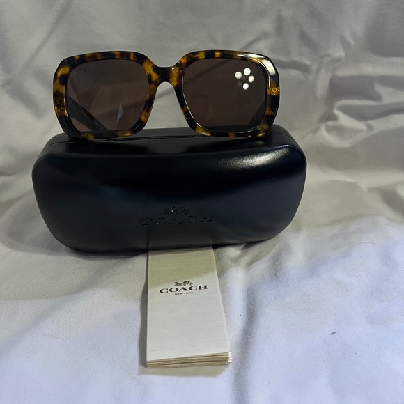 Coach Tortoise Shell Sunglasses in Case. NWOT - Picture 1 of 8